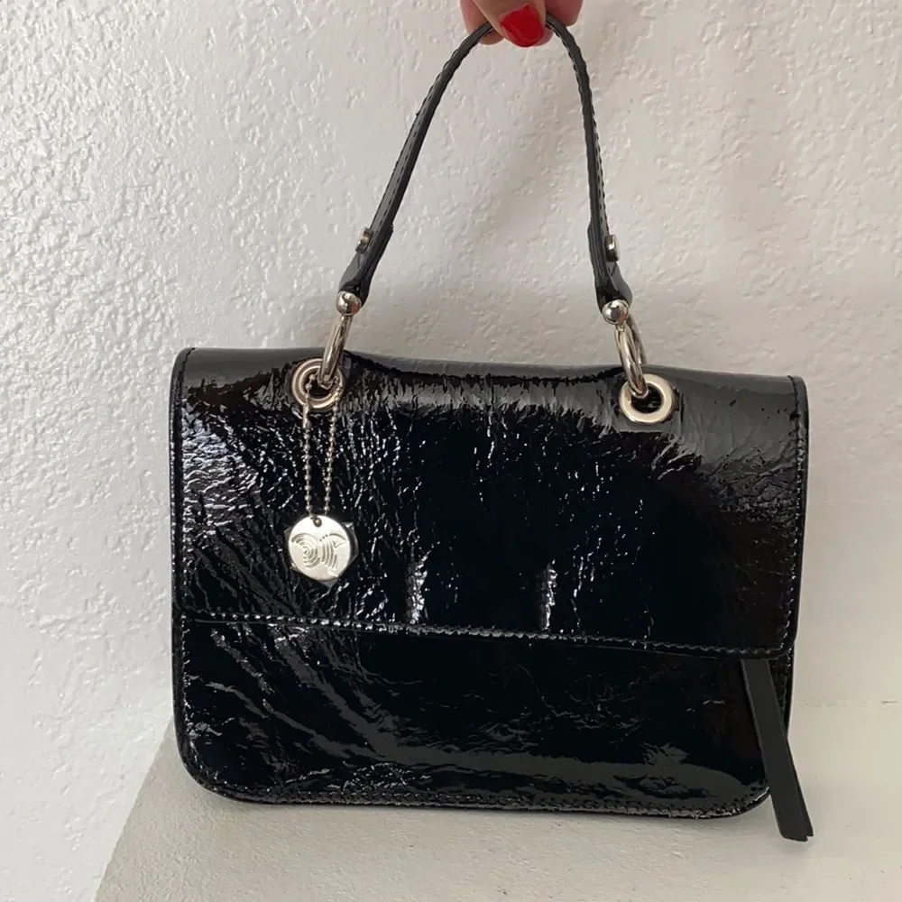 Laura DiMaggio black leather 90s Y2K patent hand bag